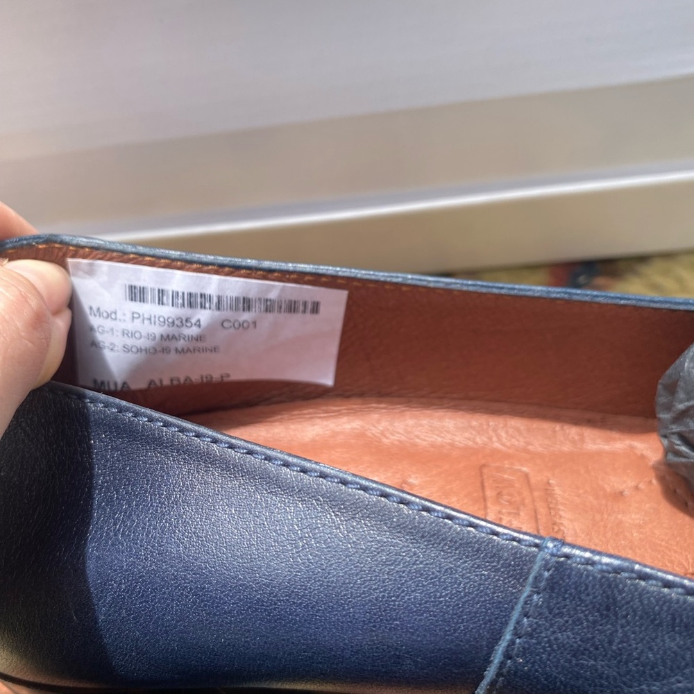 Hispanitas Navy Loafers with Tortoise Accents - Picture 5 of 6